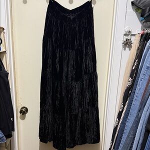 Chic Black Velvet Maxi Skirt